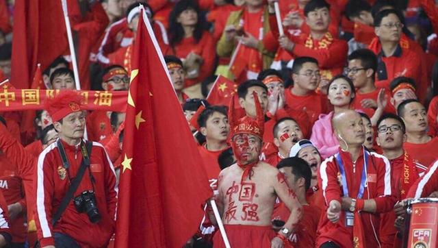 然而一场突如其来的意外打破了这份平静，高然女儿被卷入境外黑帮犯罪活动，下落不明